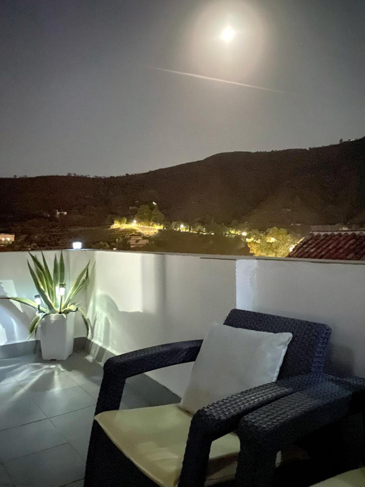 Alquiler Rural Cutar, Casa Robles Villa Exterior photo